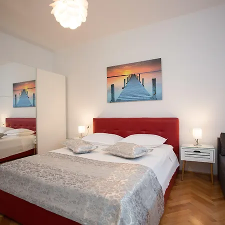 Center Beautiful Daire *