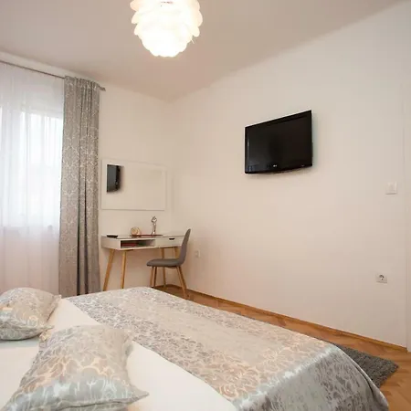 Center Beautiful Daire *