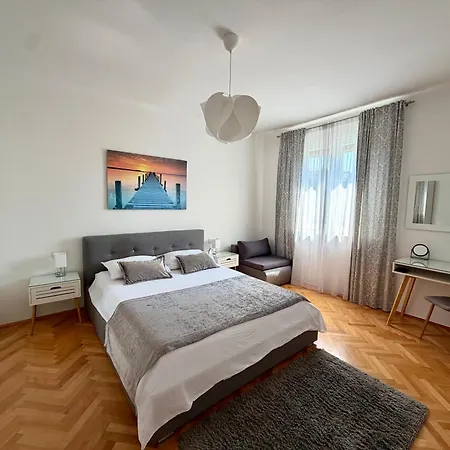 Center Beautiful Apartment Split