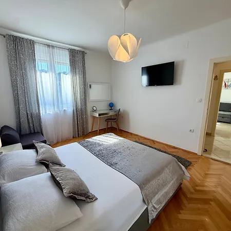 Center Beautiful Apartment Split