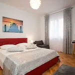 Center Beautiful Apartmán